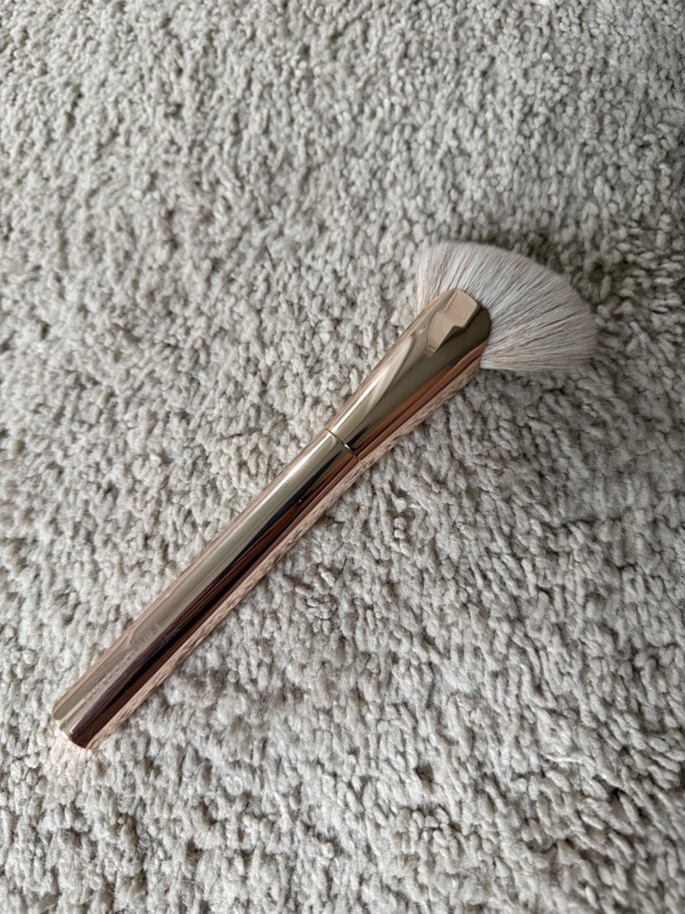 Patrick Ta For Contour 1 Makeup Brush in Rose Gold - Soft White Bristles